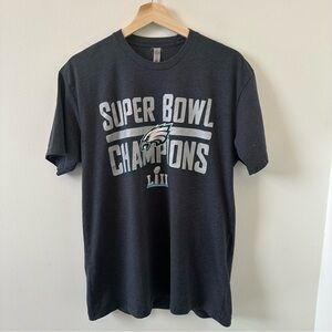 Philadelphia Eagles SuperBowl 52 2018 T-shirt Size Large
